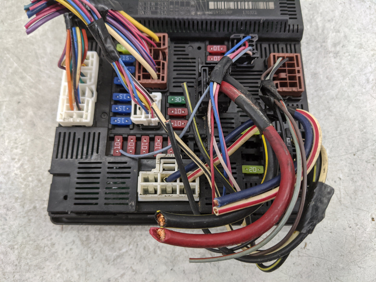 2016-2022 Nissan Titan Fusebox Fuse Box Panel Relay Module P/N:284B6-EZ30A 6359100WRP Fits Fits 2016 2017 2018 2019 2020 202