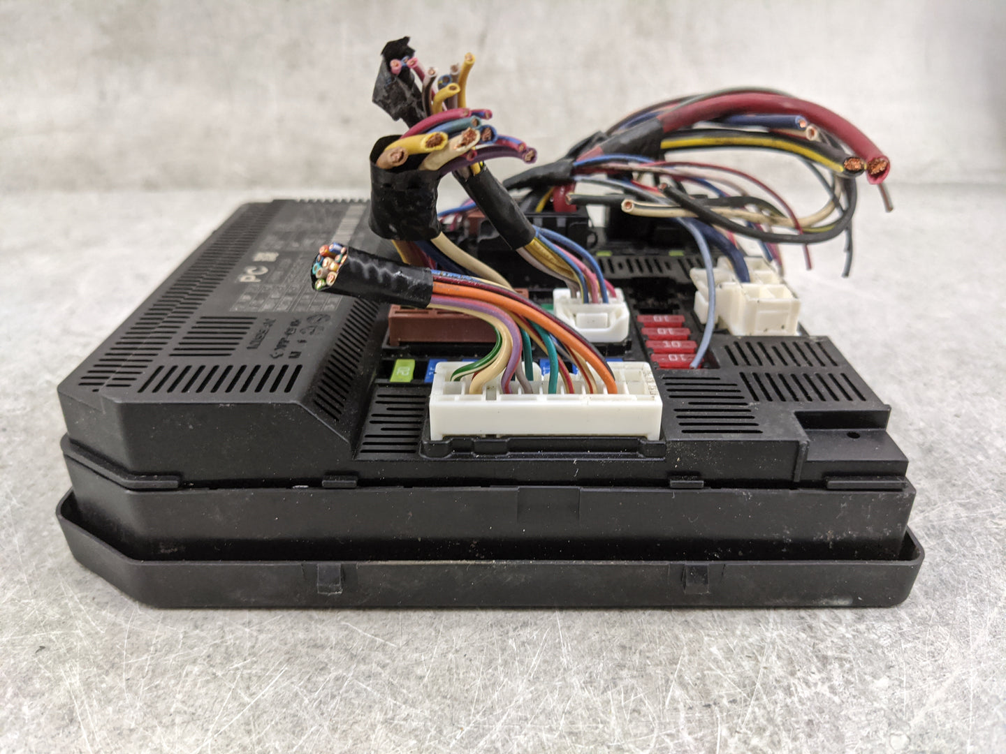 2016-2022 Nissan Titan Fusebox Fuse Box Panel Relay Module P/N:284B6-EZ30A 6359100WRP Fits Fits 2016 2017 2018 2019 2020 202