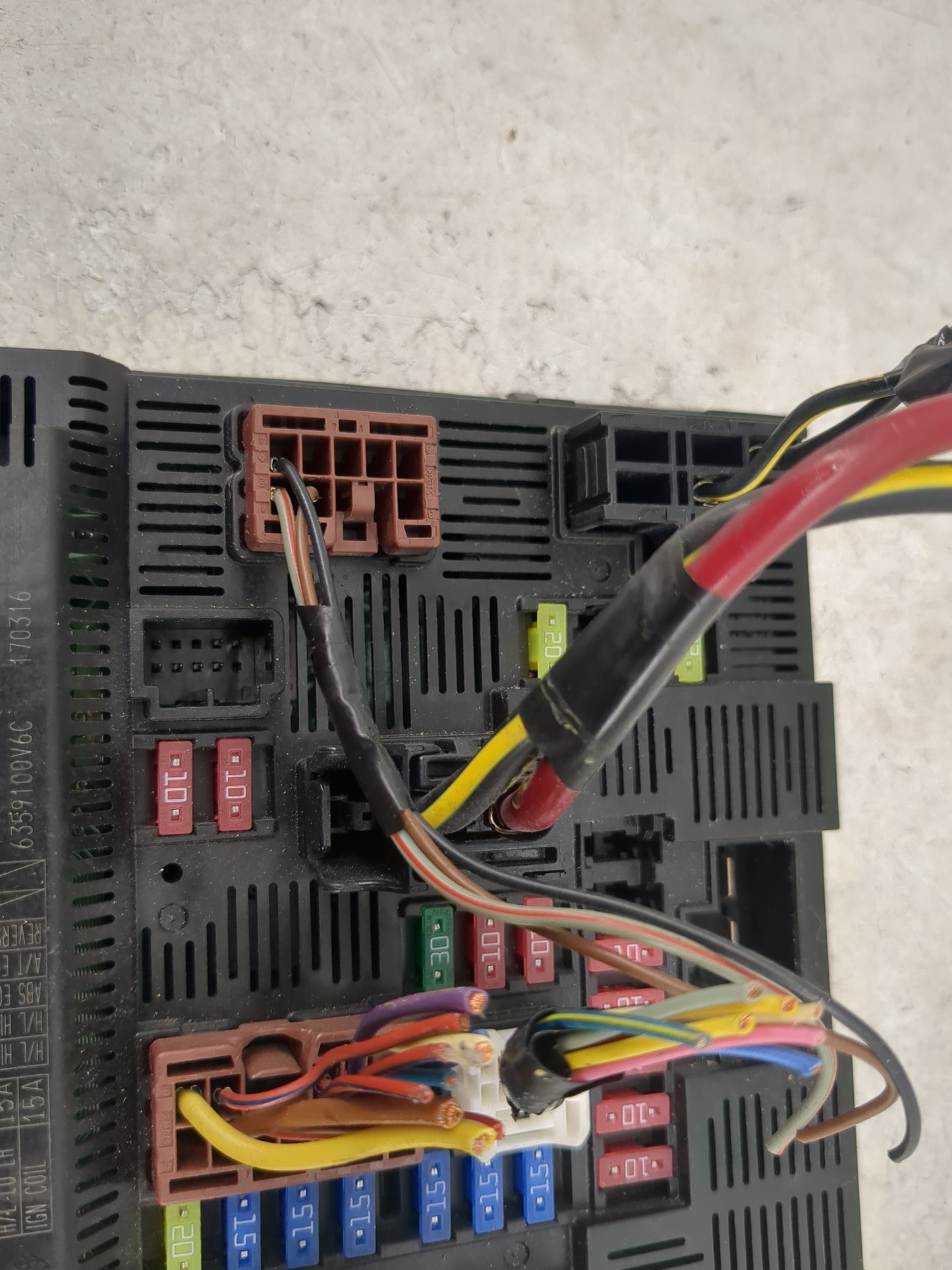 2016-2022 Nissan Titan Fusebox Fuse Box Panel Relay Module P/N:284B6EZ30A 6359100V6C Fits Fits 2016 2017 2018 2019 2020 2021