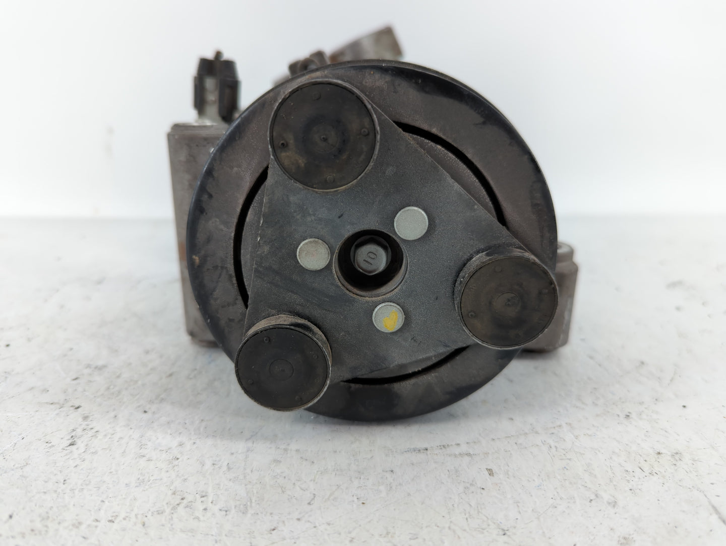 2017-2018 Nissan Titan Air Conditioning A/c Ac Compressor Oem - Oemusedautoparts1.com