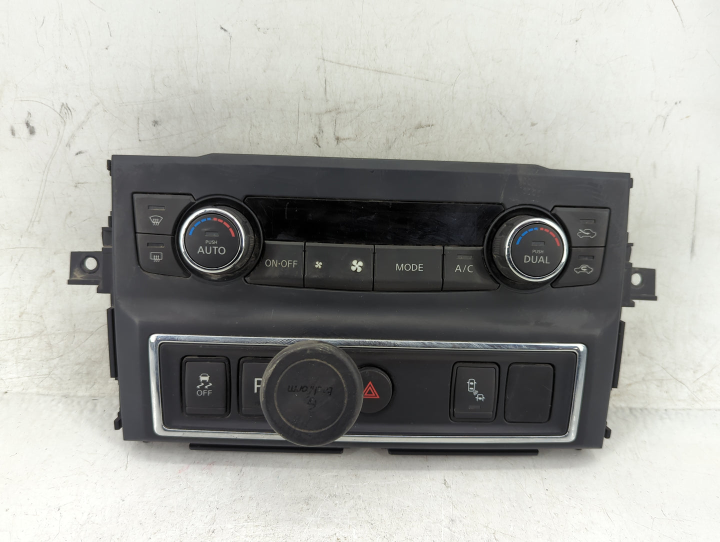 2016-2017 Nissan Titan Xd Climate Control Module Temperature AC/Heater Replacement P/N:27500-EZ20B Fits Fits 2016 2017 OEM U