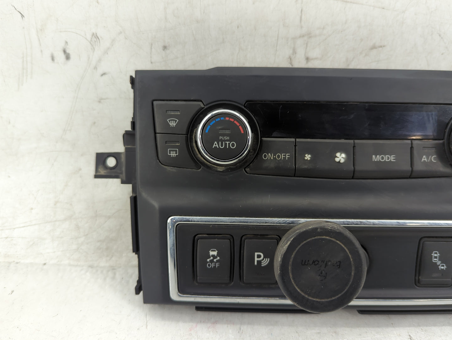2016-2017 Nissan Titan Xd Climate Control Module Temperature AC/Heater Replacement P/N:27500-EZ20B Fits Fits 2016 2017 OEM U