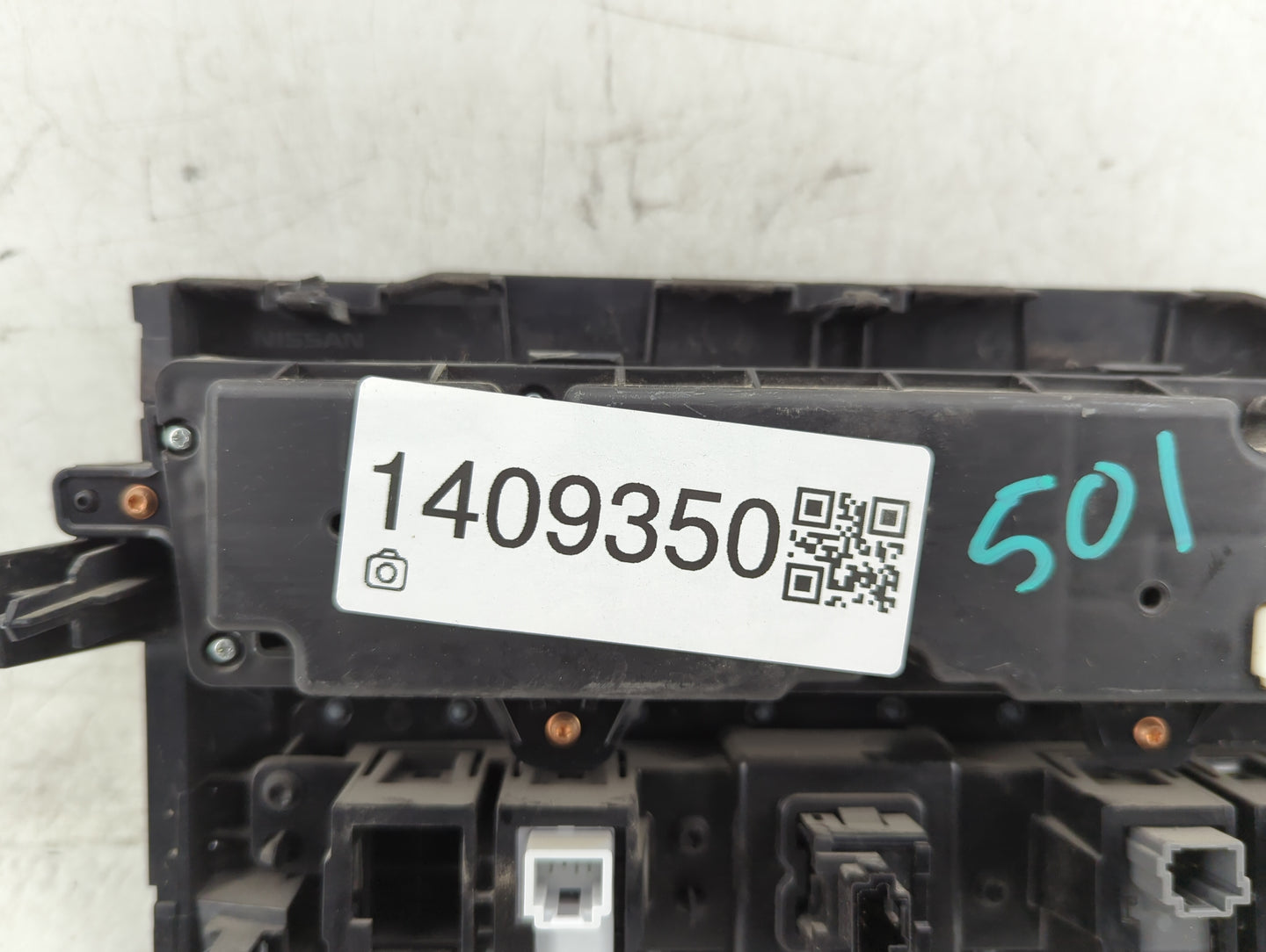 2016-2017 Nissan Titan Xd Climate Control Module Temperature AC/Heater Replacement P/N:27500-EZ20B Fits Fits 2016 2017 OEM U