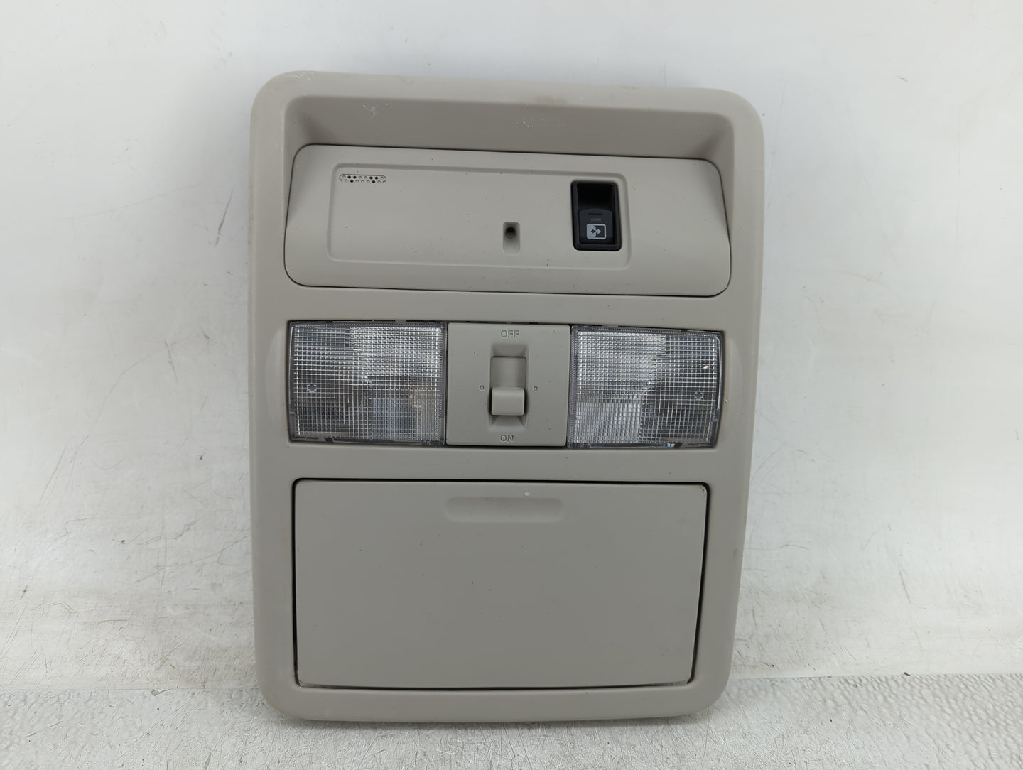 2017 Nissan Titan Xd Overhead Roof Console - Oemusedautoparts1.com