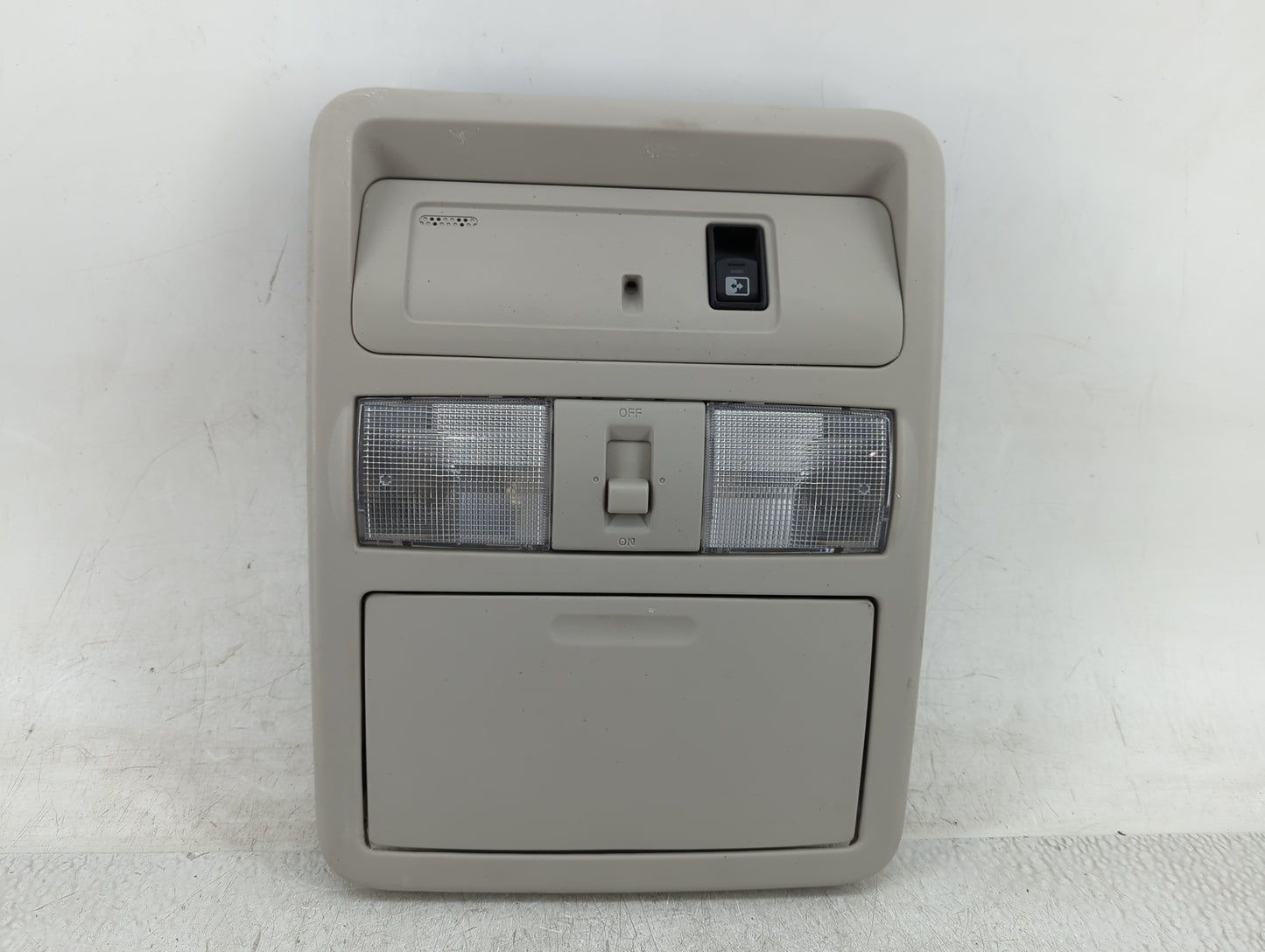 2017 Nissan Titan Xd Overhead Roof Console - Oemusedautoparts1.com