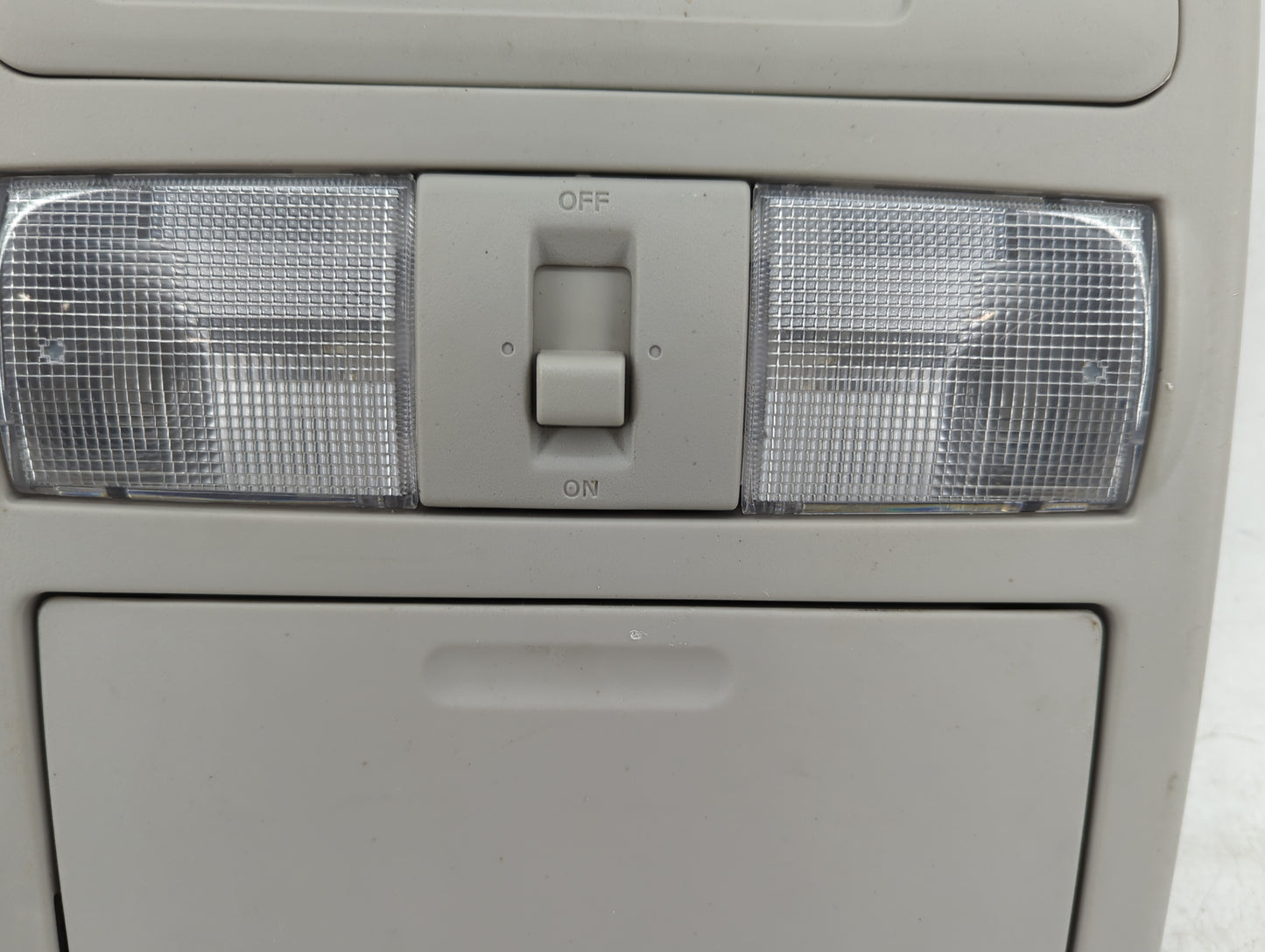 2017 Nissan Titan Xd Overhead Roof Console - Oemusedautoparts1.com