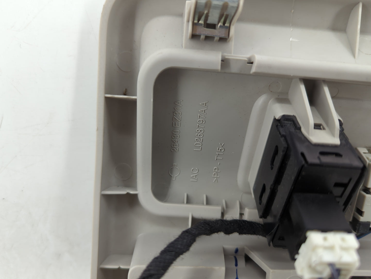 2017 Nissan Titan Xd Overhead Roof Console - Oemusedautoparts1.com