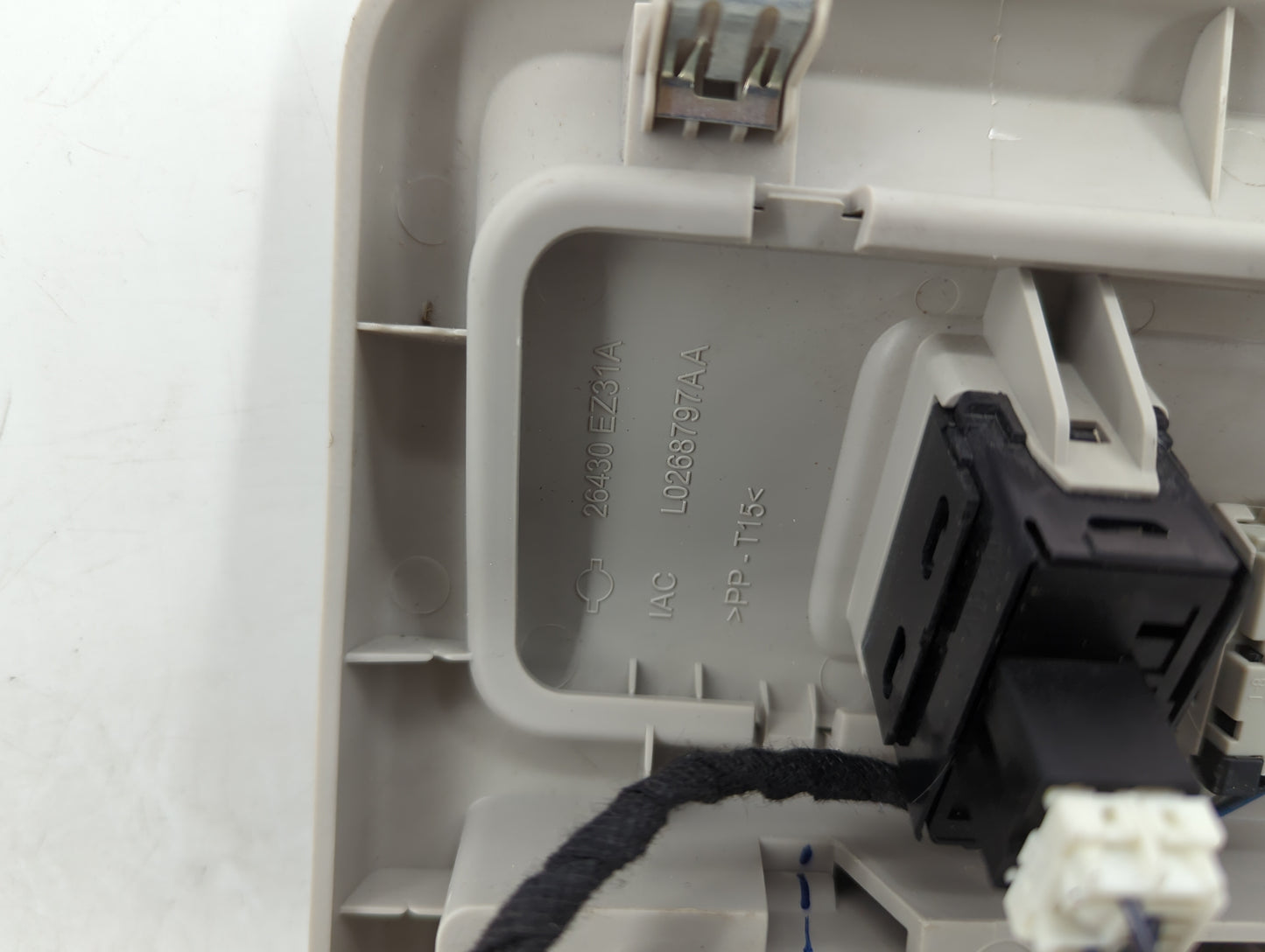 2017 Nissan Titan Xd Overhead Roof Console - Oemusedautoparts1.com