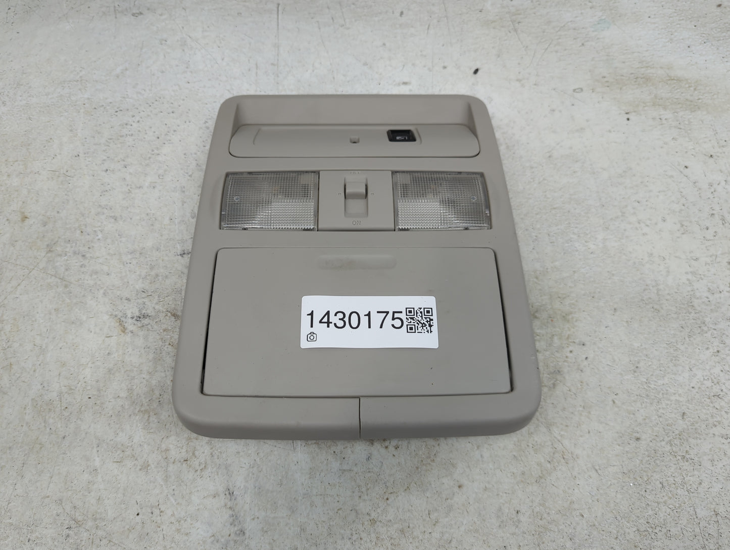 2017 Nissan Titan Xd Overhead Roof Console - Oemusedautoparts1.com