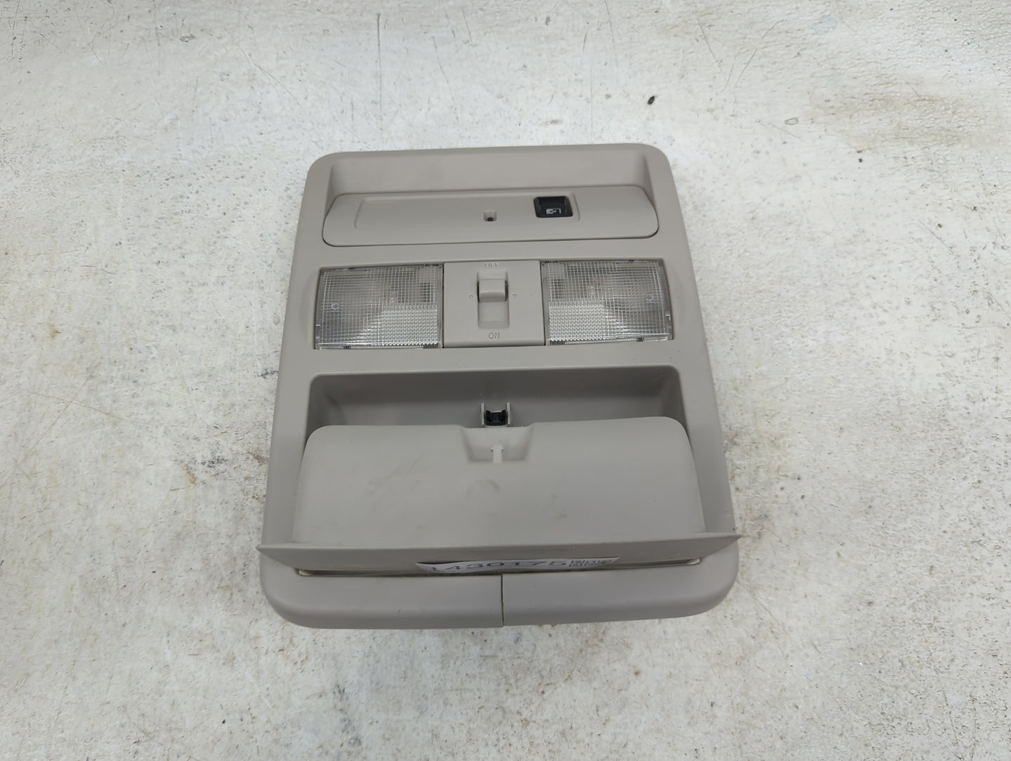 2017 Nissan Titan Xd Overhead Roof Console - Oemusedautoparts1.com