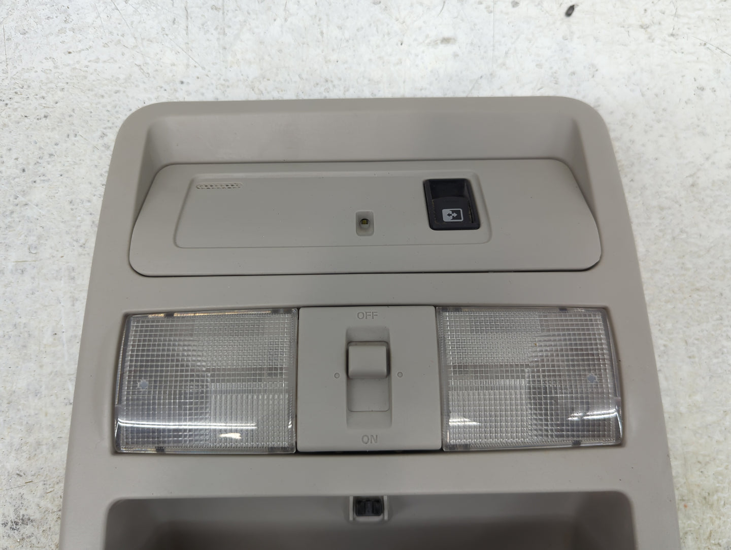 2017 Nissan Titan Xd Overhead Roof Console - Oemusedautoparts1.com