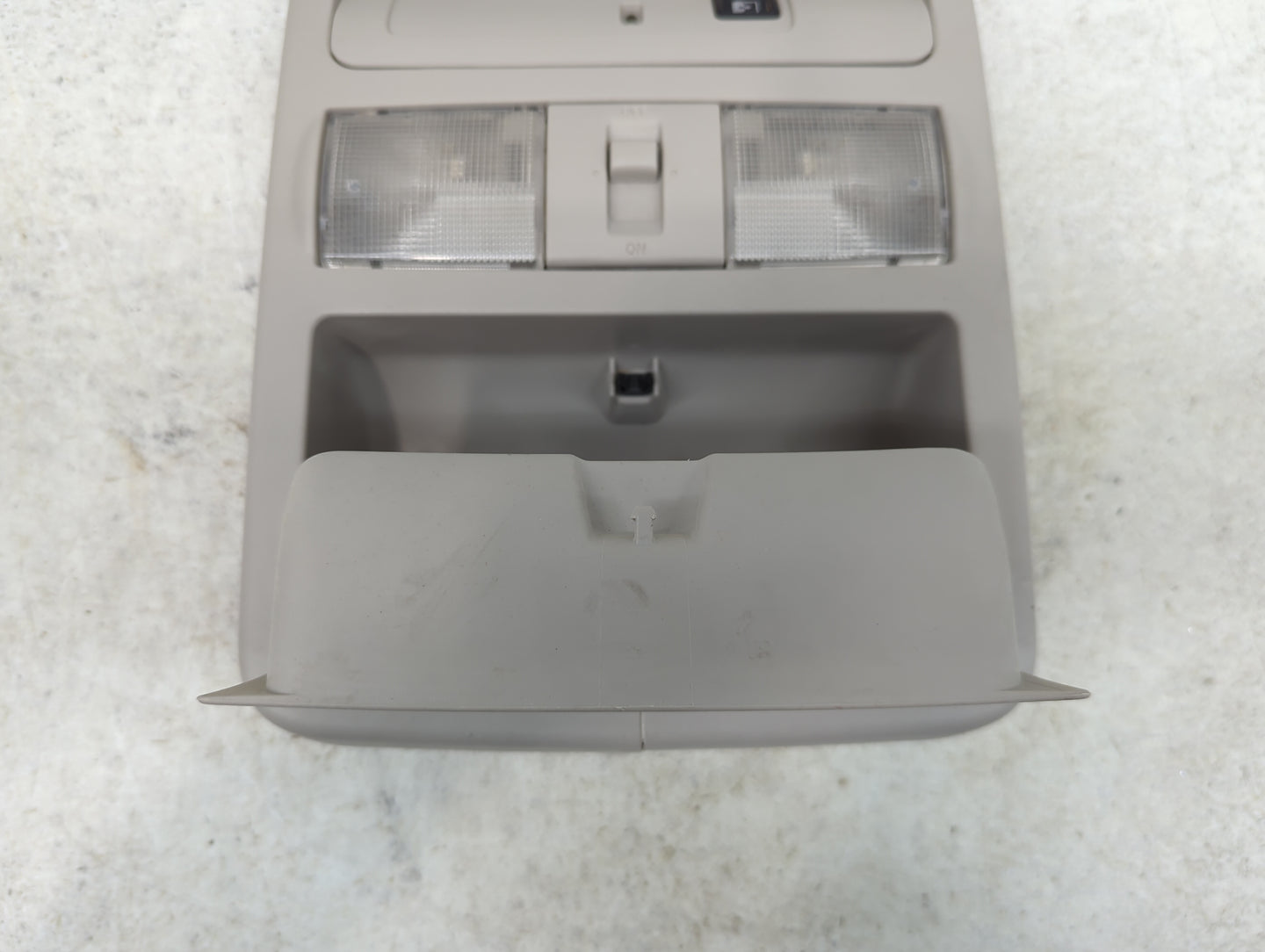 2017 Nissan Titan Xd Overhead Roof Console - Oemusedautoparts1.com