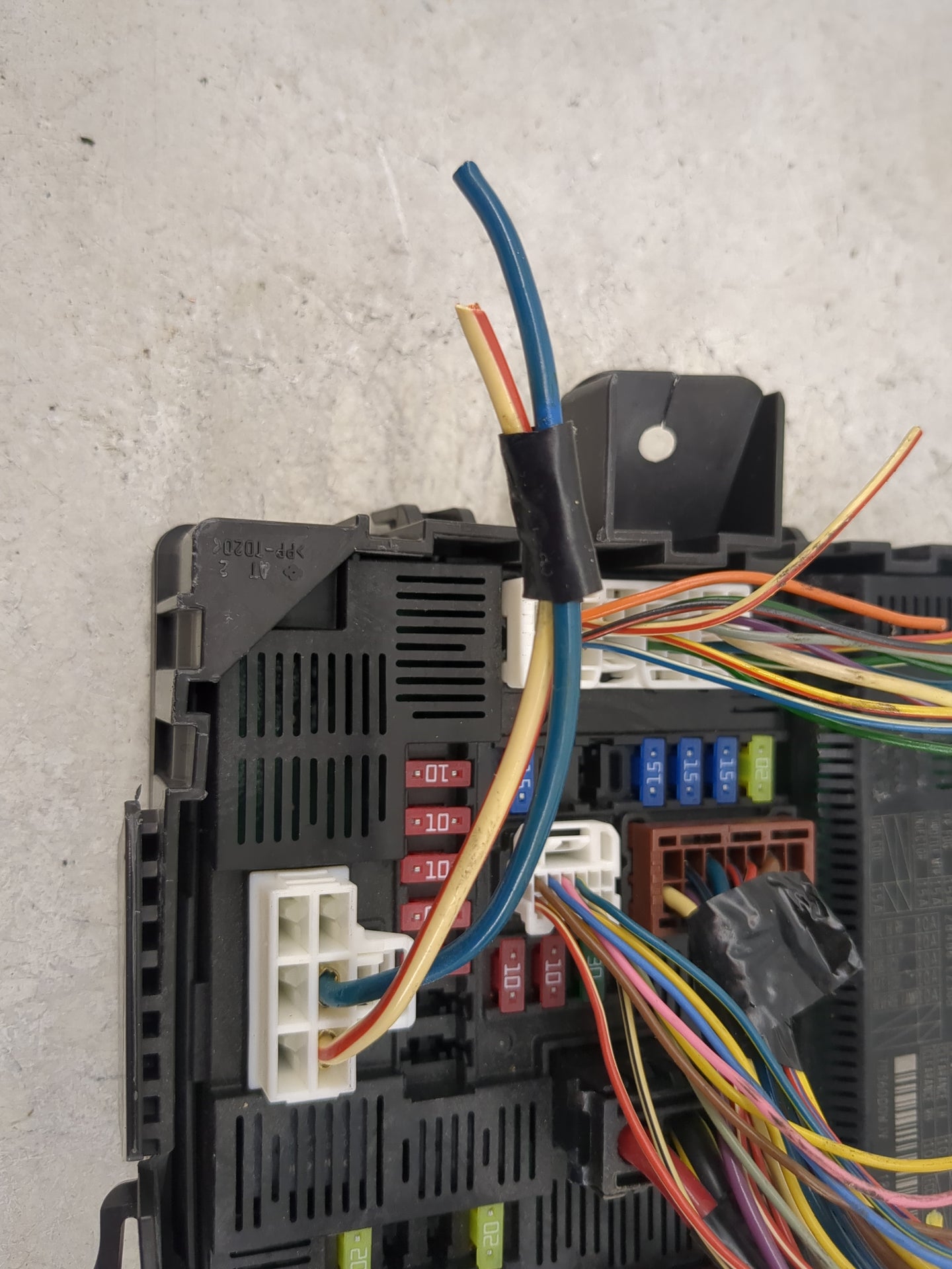 2016-2022 Nissan Titan Xd Fusebox Fuse Box Panel Relay Module P/N:284B6 EZ30B 7036000WJV Fits OEM Used Auto Parts - Oemuseda