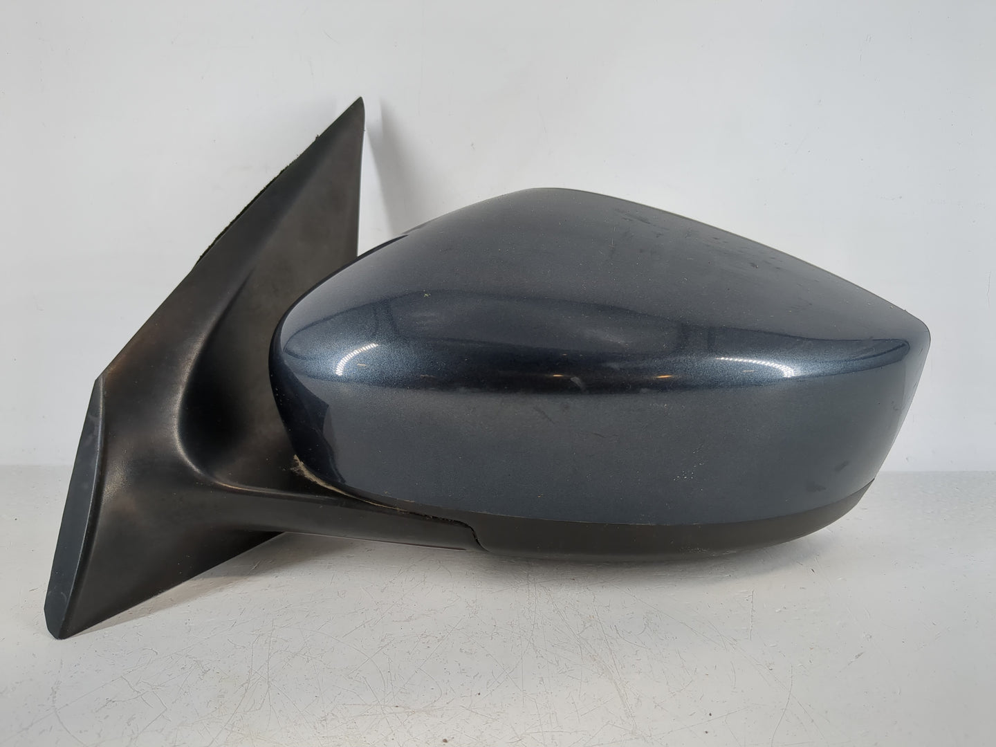 2015-2019 Nissan Versa Driver Side View Mirror - Left Door Mirror OEM Used - Oemusedautoparts1.com