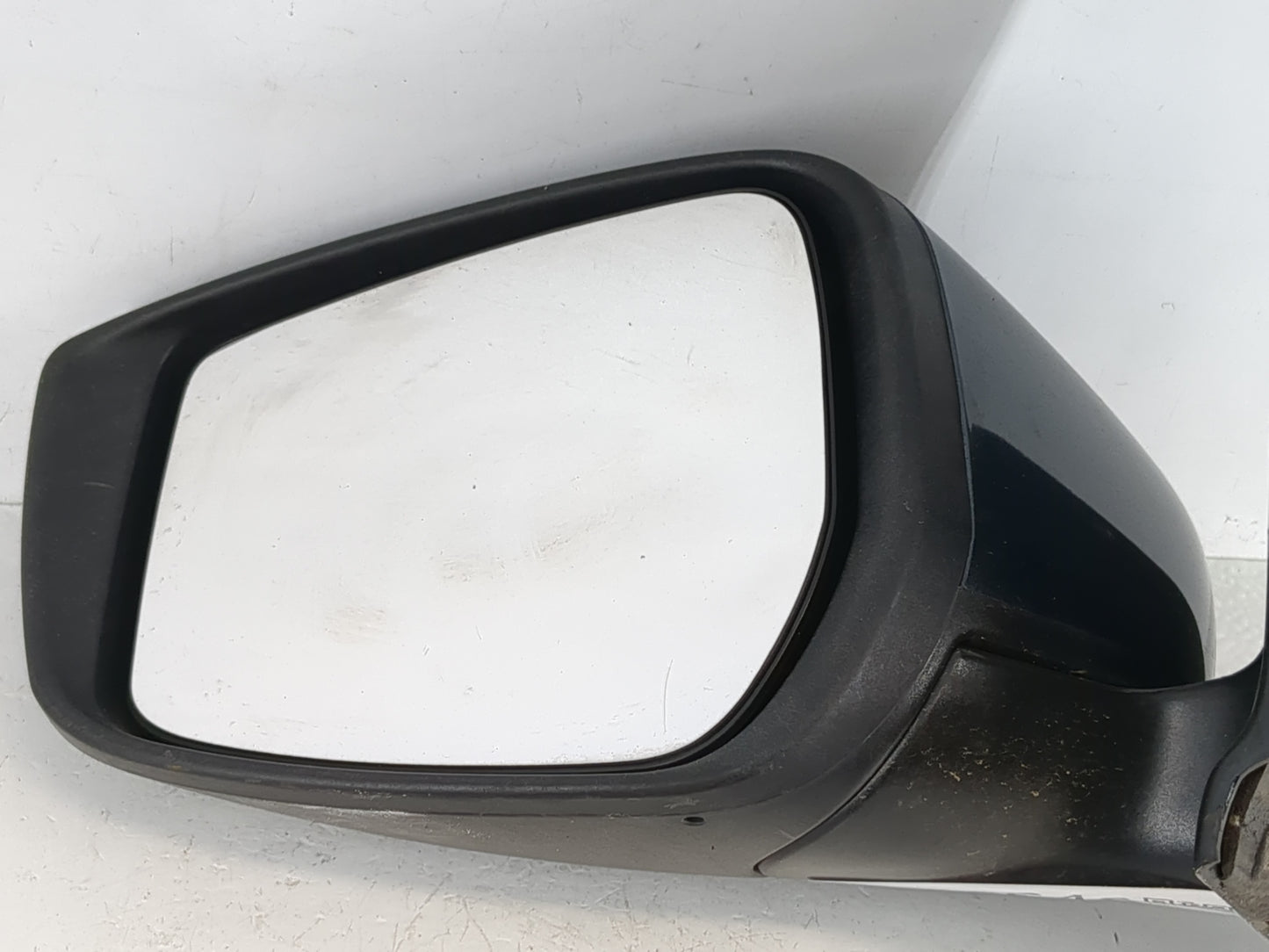 2015-2019 Nissan Versa Driver Side View Mirror - Left Door Mirror OEM Used - Oemusedautoparts1.com