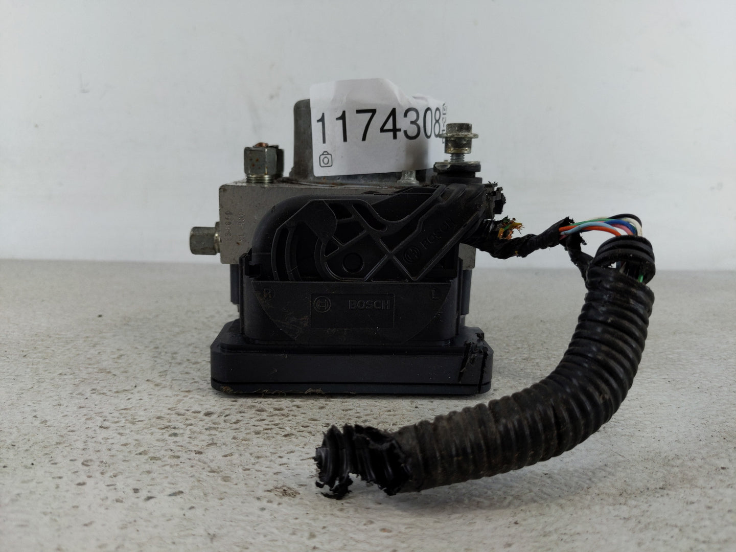 2015-2019 Nissan Versa ABS Pump Control Module Replacement P/N:47660 9KK0A Fits Fits 2015 2016 2017 2018 2019 OEM Used Auto 
