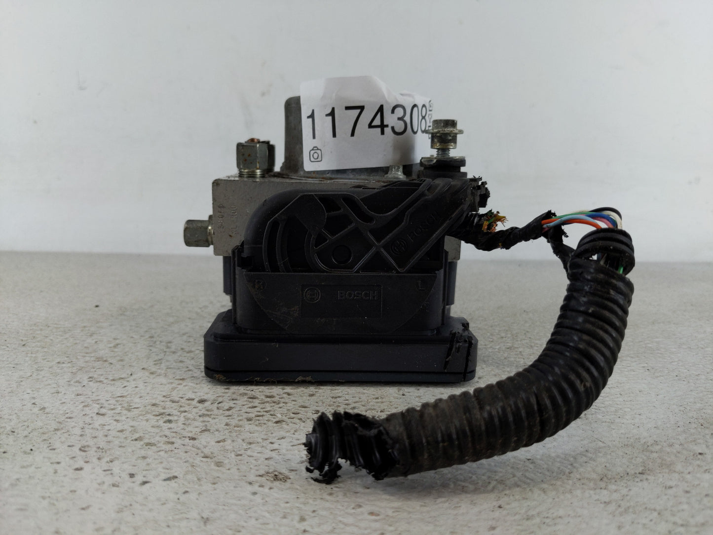 2015-2019 Nissan Versa ABS Pump Control Module Replacement P/N:47660 9KK0A Fits Fits 2015 2016 2017 2018 2019 OEM Used Auto 