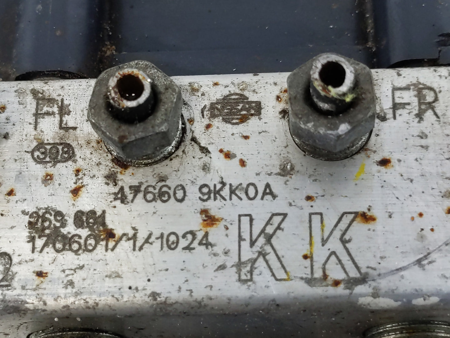 2015-2019 Nissan Versa ABS Pump Control Module Replacement P/N:47660 9KK0A Fits Fits 2015 2016 2017 2018 2019 OEM Used Auto 