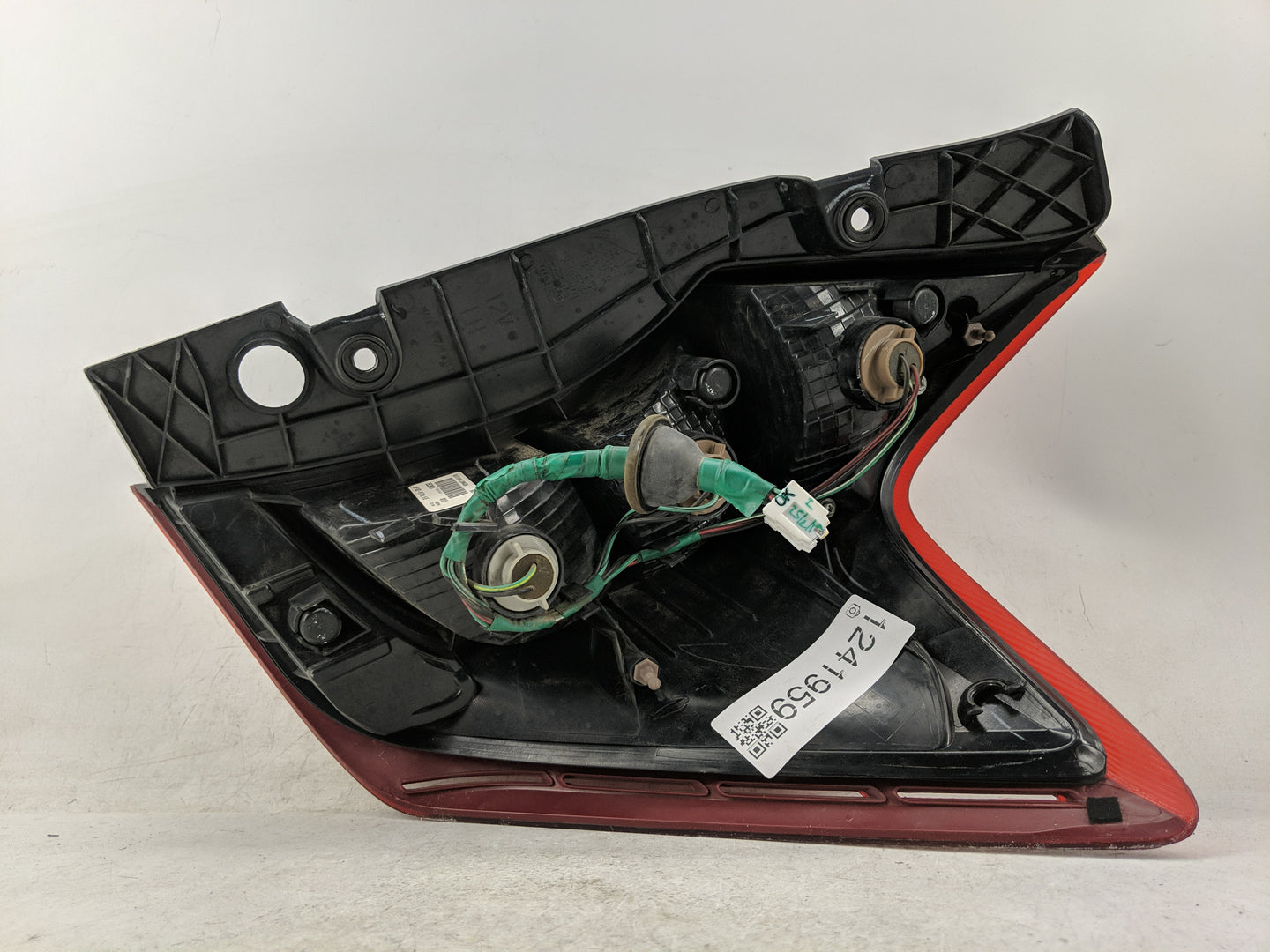 2014-2019 Nissan Versa Tail Light Assembly Driver Left OEM P/N:265553WC0A Fits Fits 2014 2015 2016 2017 2018 2019 OEM Used A