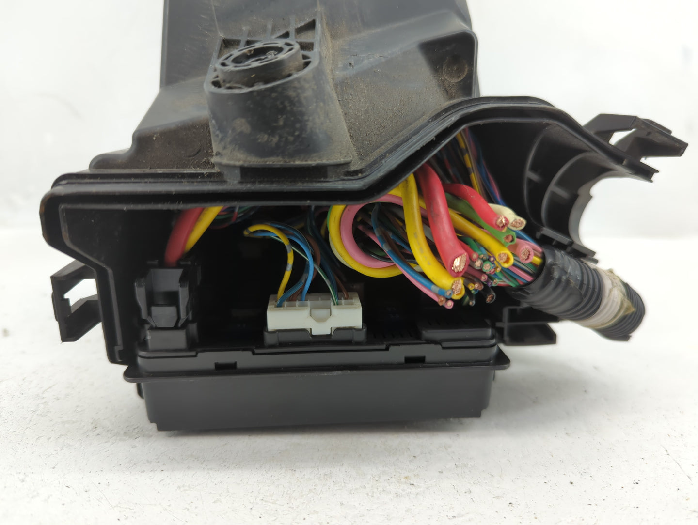 2013-2019 Nissan Versa Fusebox Fuse Box Panel Relay Module Fits Fits 2013 2014 2015 2016 2017 2018 2019 OEM Used Auto Parts 