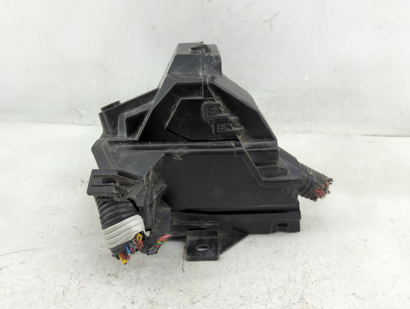 2013-2019 Nissan Versa Fusebox Fuse Box Panel Relay Module P/N:284B8 1HA0B Fits Fits 2013 2014 2015 2016 2017 2018 2019 OEM 