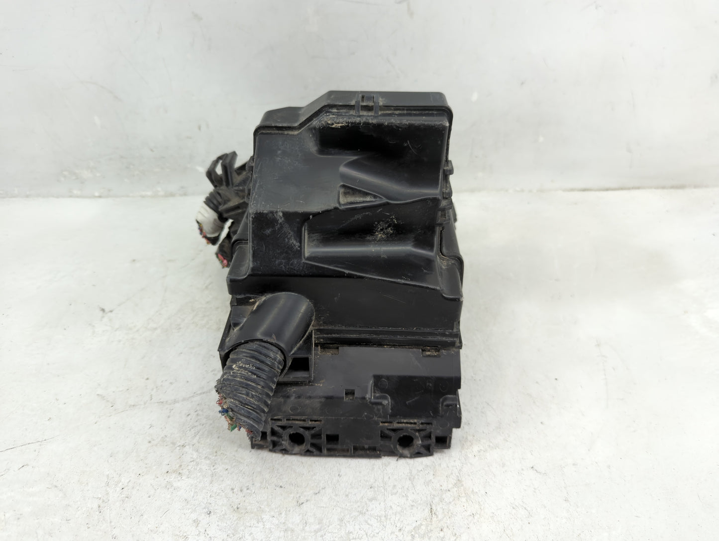 2013-2019 Nissan Versa Fusebox Fuse Box Panel Relay Module P/N:284B8 1HA0B Fits Fits 2013 2014 2015 2016 2017 2018 2019 OEM 