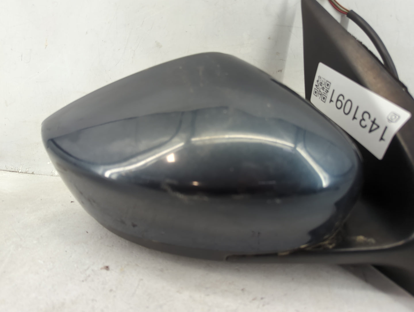2015-2019 Nissan Versa Passenger Side View Mirror - Right Door Mirror OEM Used - Oemusedautoparts1.com