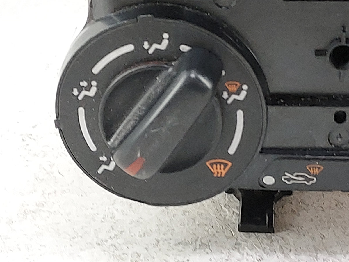 2015-2019 Nissan Versa Climate Control Module Temperature AC/Heater Replacement P/N:27515 9KK1A H3701334 Fits OEM Used Auto 