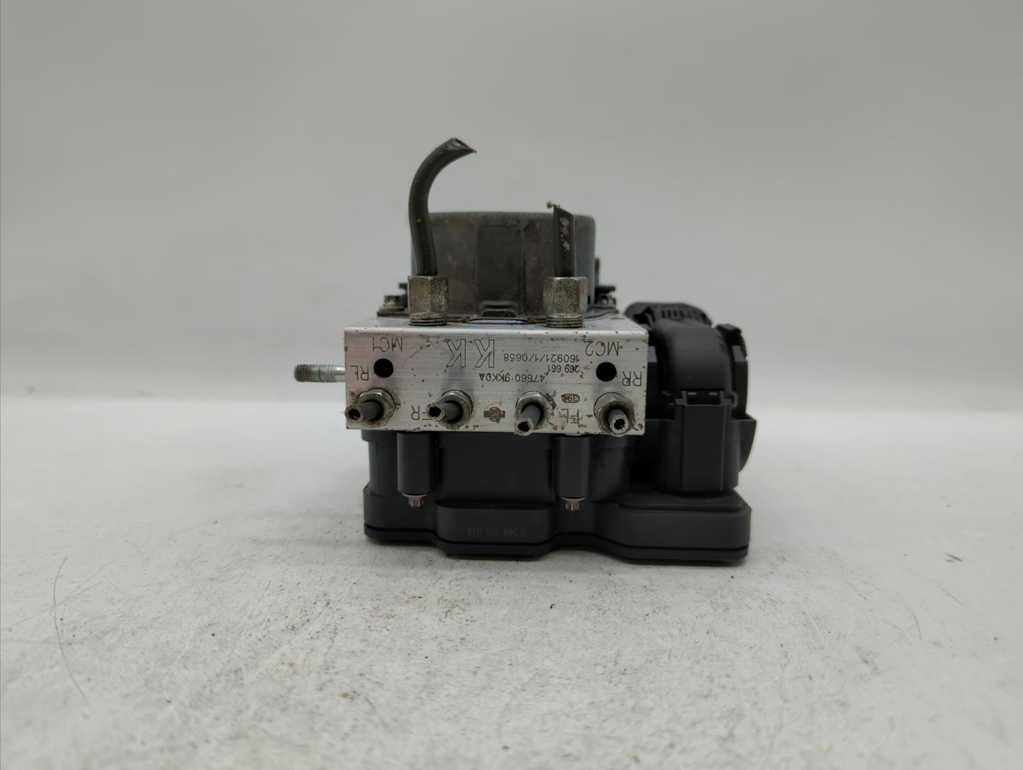 2015-2019 Nissan Versa ABS Pump Control Module Replacement P/N:47660 9KS0A 47660 9KL0A Fits Fits 2015 2016 2017 2018 2019 OE