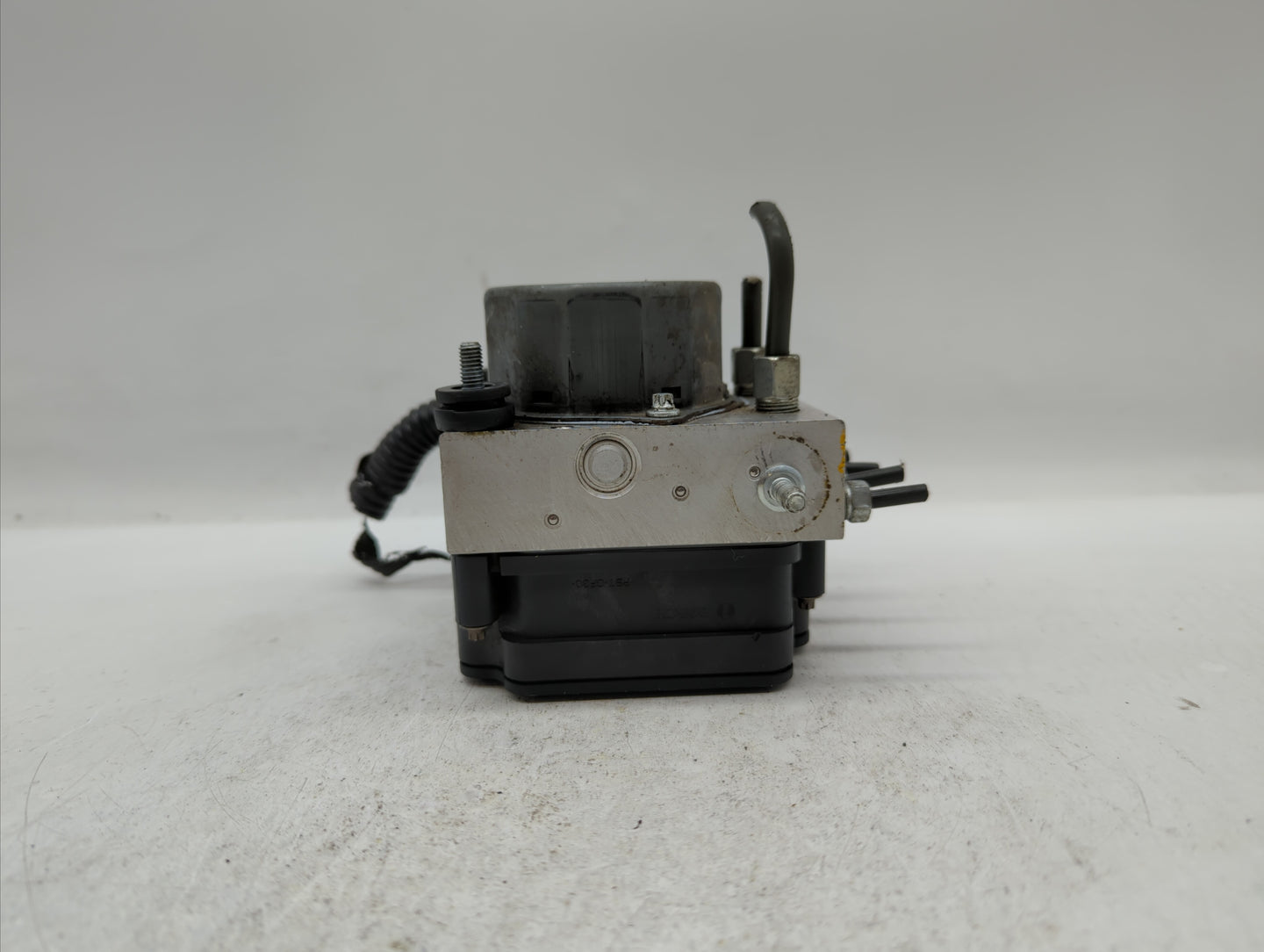 2015-2019 Nissan Versa ABS Pump Control Module Replacement P/N:47660 9KS0A 47660 9KL0A Fits Fits 2015 2016 2017 2018 2019 OE