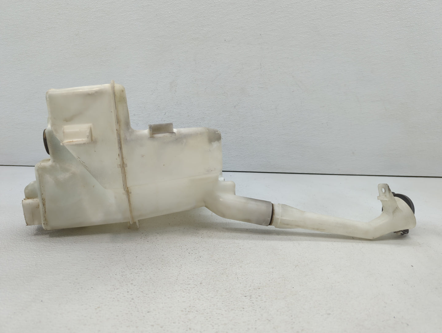 2012-2019 Nissan Versa Windshield Washer Fluid Reservoir Bottle Oem - Oemusedautoparts1.com