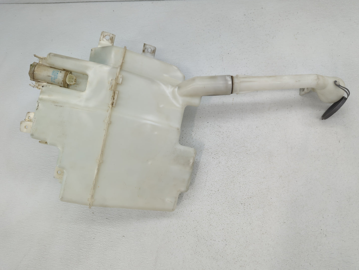 2012-2019 Nissan Versa Windshield Washer Fluid Reservoir Bottle Oem - Oemusedautoparts1.com