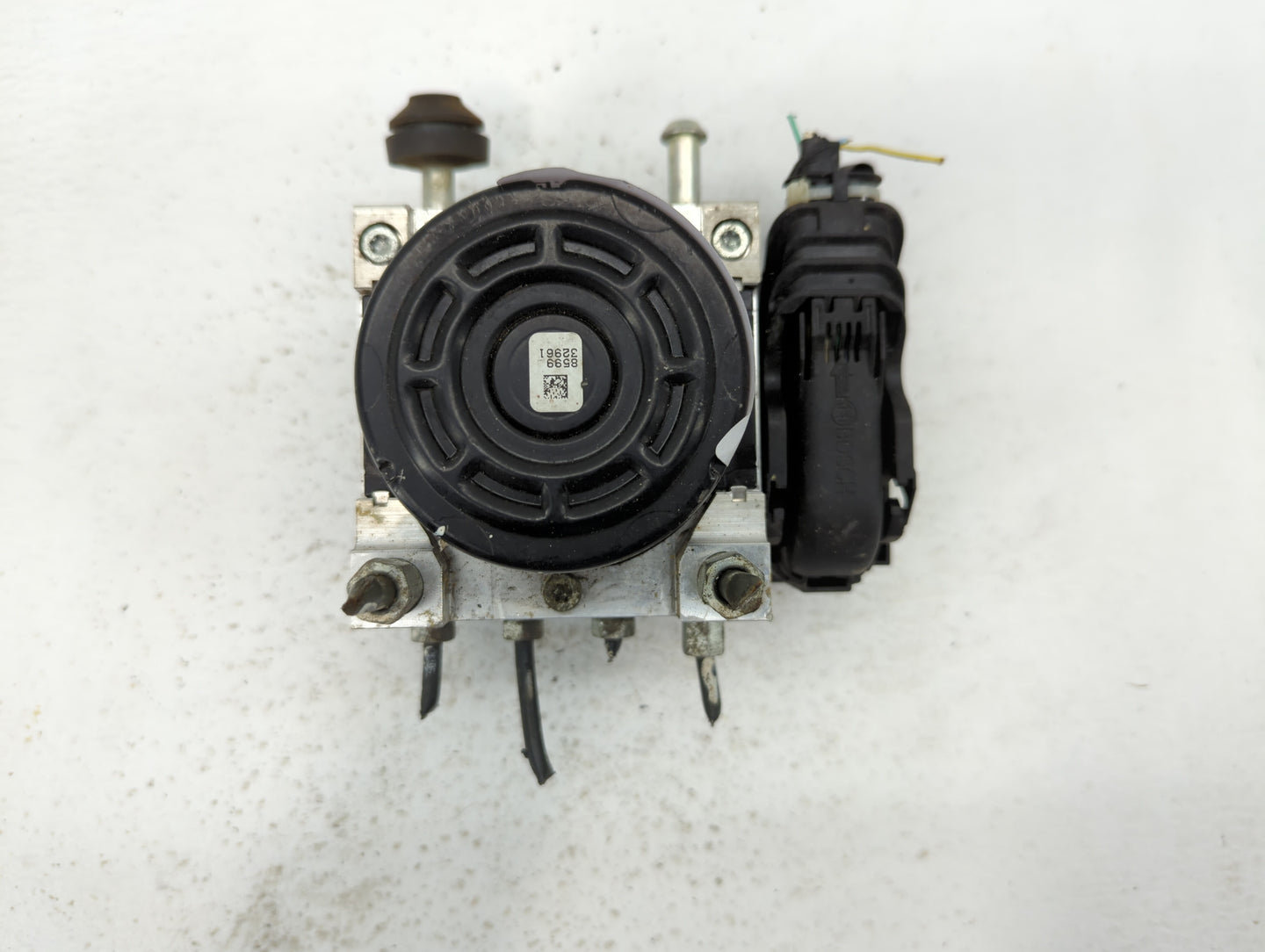 2014-2019 Nissan Versa ABS Pump Control Module Replacement P/N:47660 9MD0B Fits Fits 2014 2015 2016 2017 2018 2019 OEM Used 