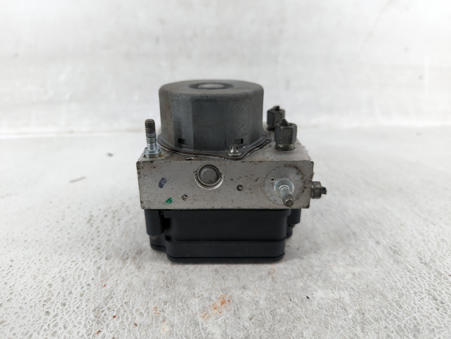 2015-2018 Nissan Versa ABS Pump Control Module Replacement P/N:47660 9KK0A 47660 9KL0A Fits Fits 2015 2016 2017 2018 OEM Use