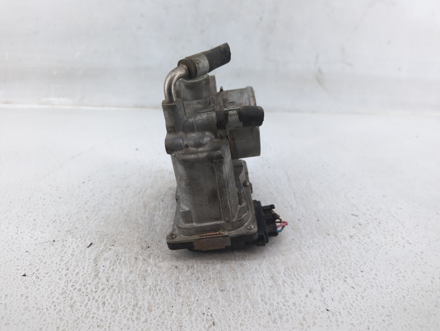 2012-2019 Nissan Versa Throttle Body P/N:3AA50-02 Fits Fits 2012 2013 2014 2015 2016 2017 2018 2019 OEM Used Auto Parts - Oe