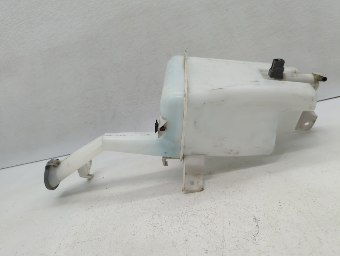 2012-2019 Nissan Versa Windshield Washer Fluid Reservoir Bottle Oem - Oemusedautoparts1.com