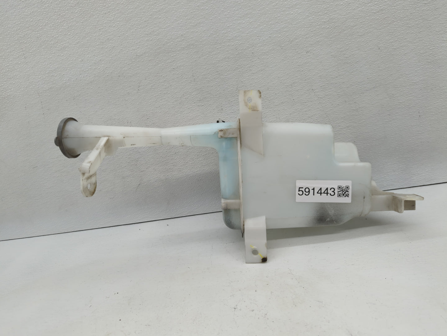 2012-2019 Nissan Versa Windshield Washer Fluid Reservoir Bottle Oem - Oemusedautoparts1.com