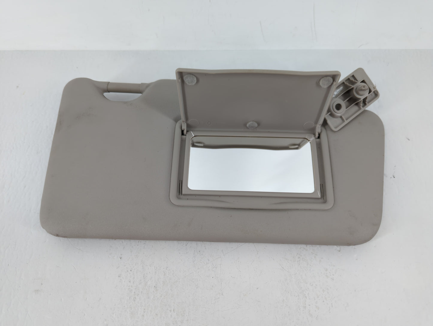 2017 Nissan Versa Sun Visor Shade Replacement Passenger Right Mirror Fits OEM Used Auto Parts - Oemusedautoparts1.com