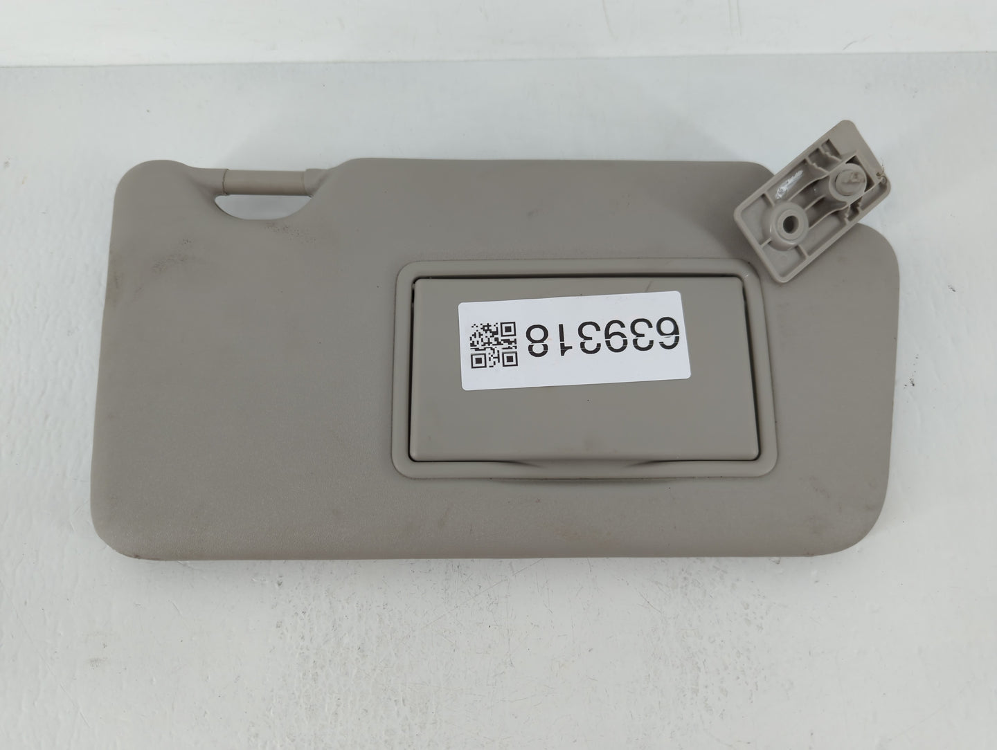 2017 Nissan Versa Sun Visor Shade Replacement Passenger Right Mirror Fits OEM Used Auto Parts - Oemusedautoparts1.com