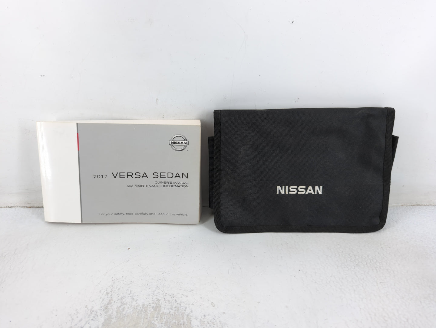 2017 Nissan Versa Owners Manual Book Guide P/N:OM17EM ON17U1 OEM Used Auto Parts - Oemusedautoparts1.com