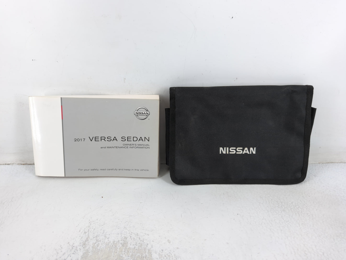 2017 Nissan Versa Owners Manual Book Guide P/N:OM17EM ON17U1 OEM Used Auto Parts - Oemusedautoparts1.com