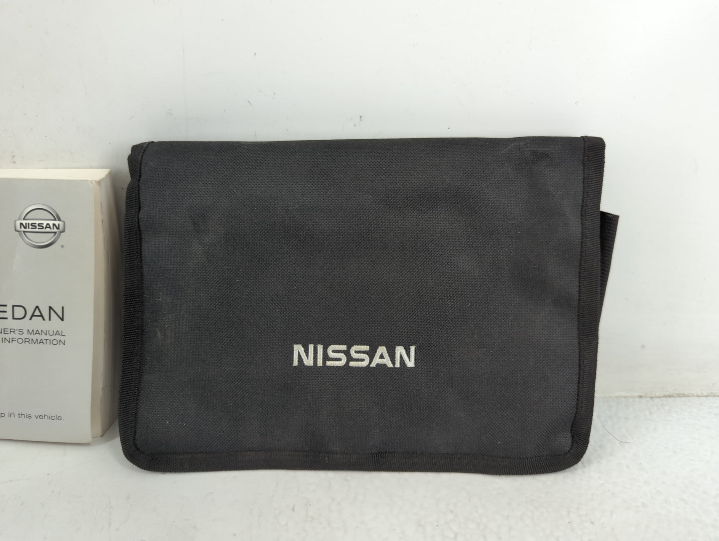2017 Nissan Versa Owners Manual Book Guide P/N:OM17EM ON17U1 OEM Used Auto Parts - Oemusedautoparts1.com