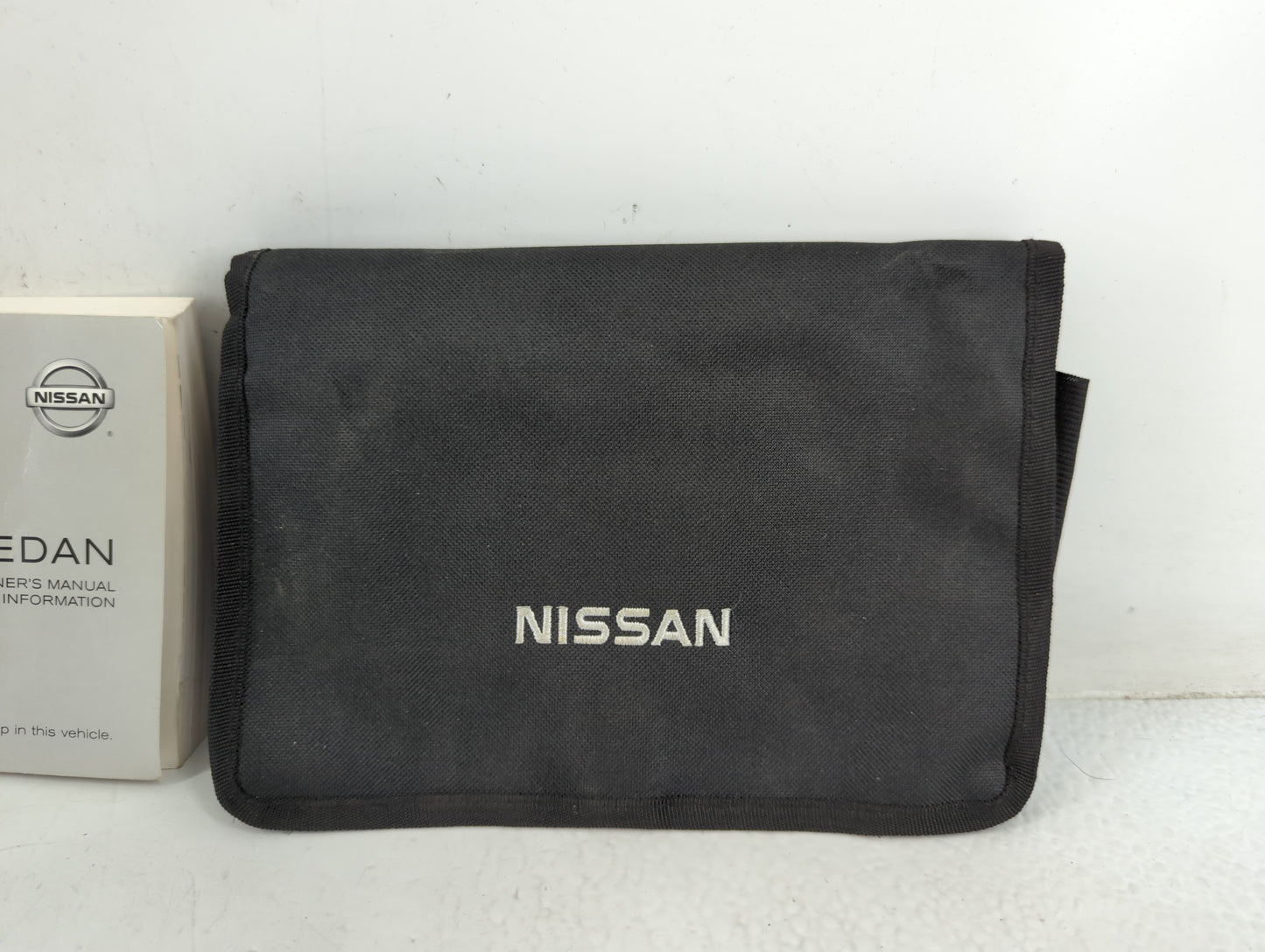 2017 Nissan Versa Owners Manual Book Guide P/N:OM17EM ON17U1 OEM Used Auto Parts - Oemusedautoparts1.com