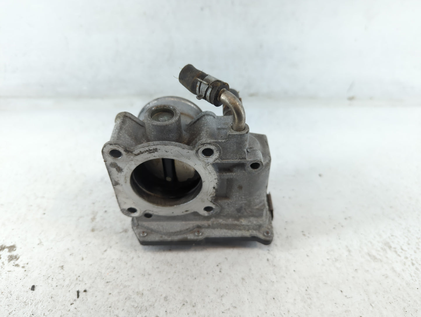 2012-2019 Nissan Versa Throttle Body P/N:3AA50-02 F Fits Fits 2012 2013 2014 2015 2016 2017 2018 2019 OEM Used Auto Parts - 