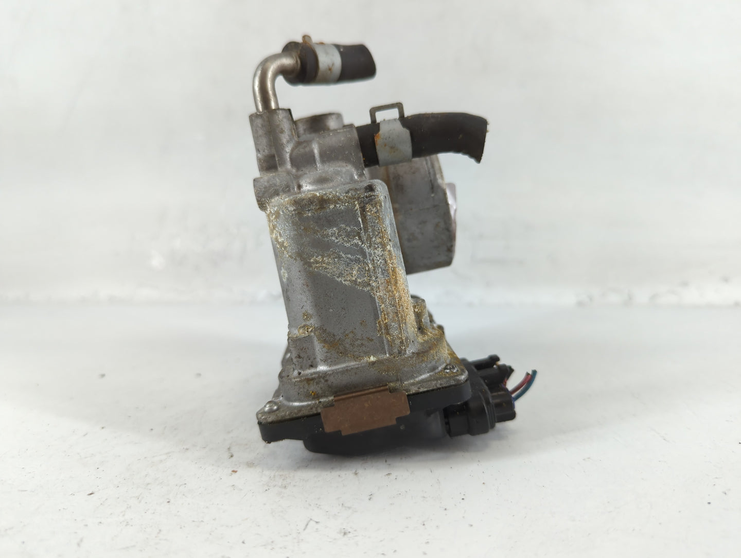 2012-2019 Nissan Versa Throttle Body P/N:3AA50-02 F Fits Fits 2012 2013 2014 2015 2016 2017 2018 2019 OEM Used Auto Parts - 