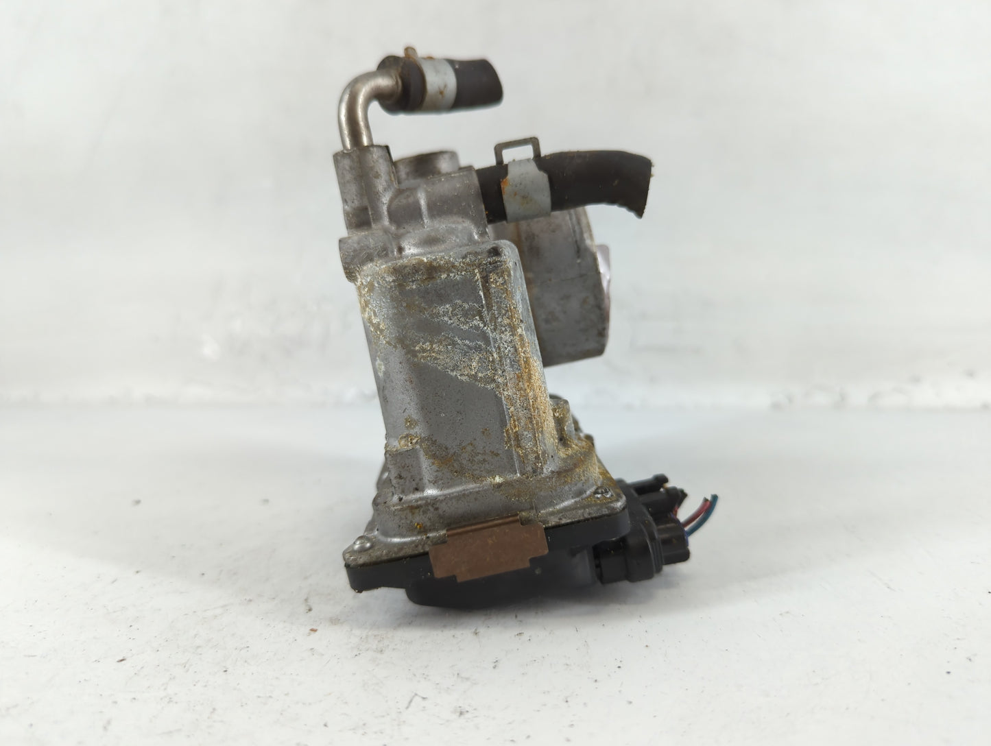 2012-2019 Nissan Versa Throttle Body P/N:3AA50-02 F Fits Fits 2012 2013 2014 2015 2016 2017 2018 2019 OEM Used Auto Parts - 