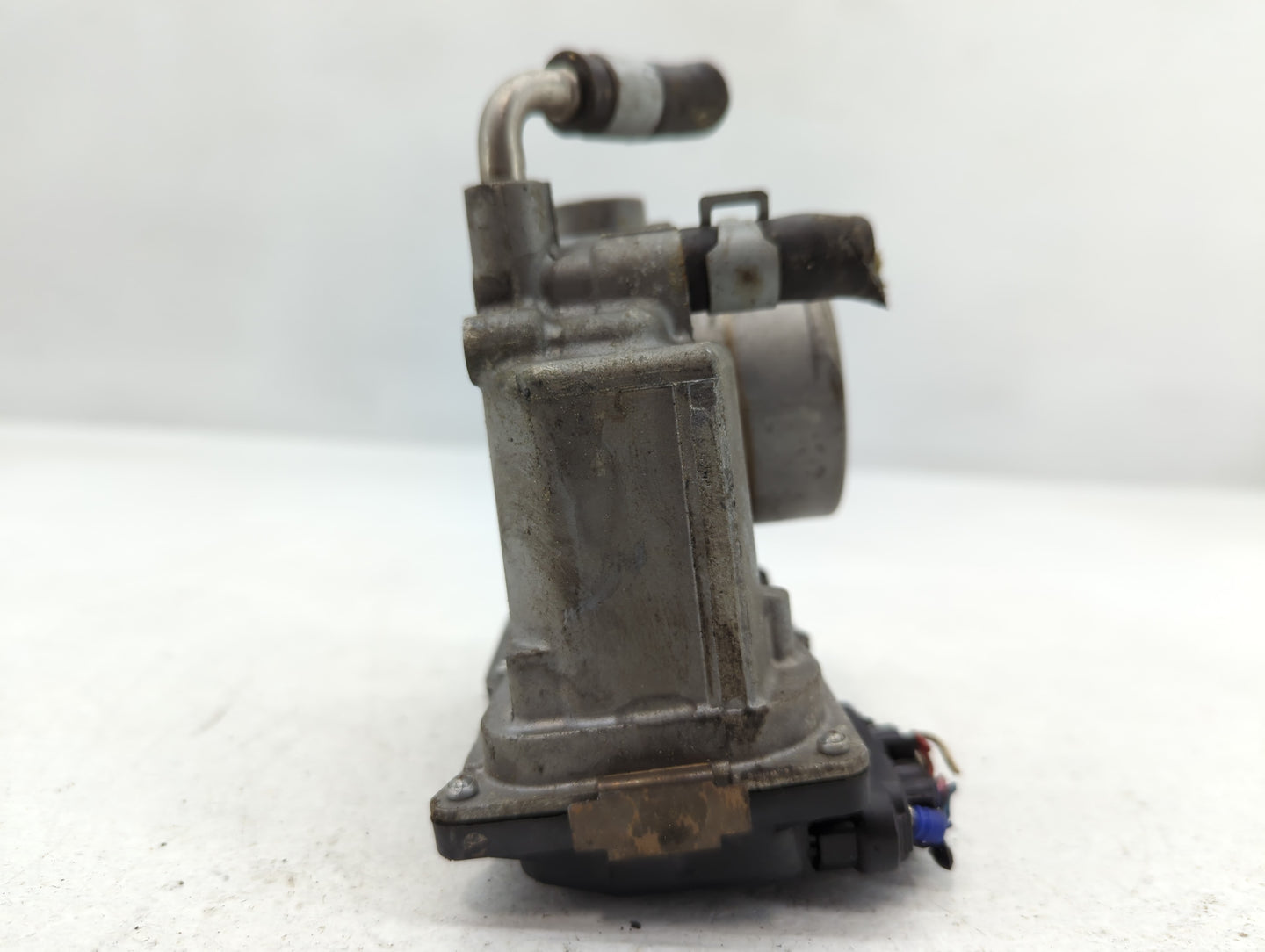 2012-2019 Nissan Versa Throttle Body P/N:3AA50-02 F Fits Fits 2012 2013 2014 2015 2016 2017 2018 2019 OEM Used Auto Parts - 