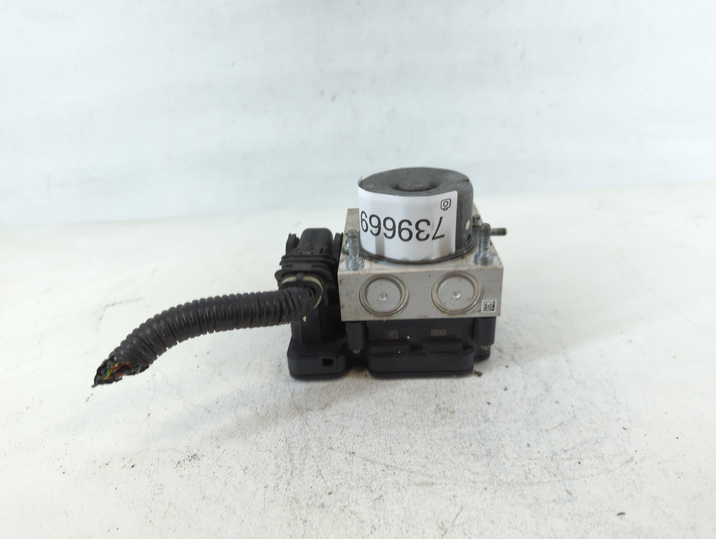 2015-2019 Nissan Versa ABS Pump Control Module Replacement P/N:47660 9KK0A Fits Fits 2015 2016 2017 2018 2019 OEM Used Auto 