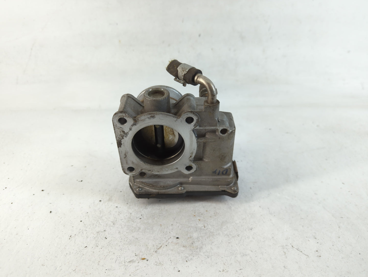 2012-2019 Nissan Versa Throttle Body P/N:3AA50-02 F Fits Fits 2012 2013 2014 2015 2016 2017 2018 2019 OEM Used Auto Parts - 