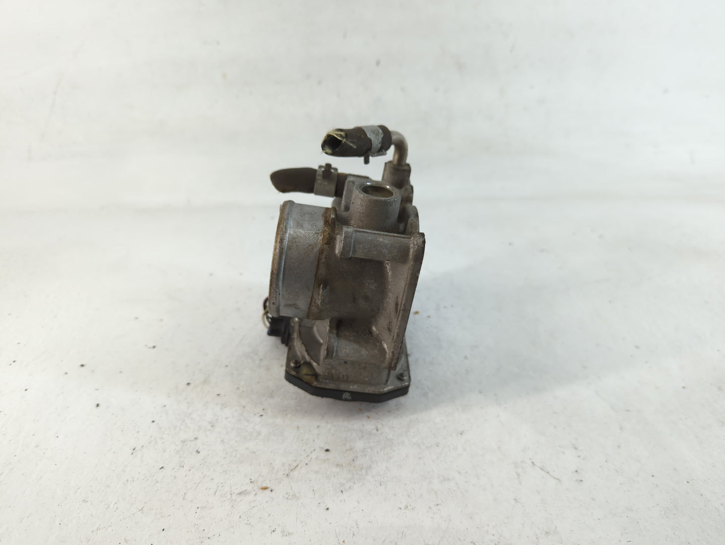 2012-2019 Nissan Versa Throttle Body P/N:3AA50-02 F Fits Fits 2012 2013 2014 2015 2016 2017 2018 2019 OEM Used Auto Parts - 